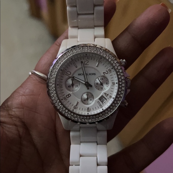 Michael Kors White MK5188 Runway Watch - Picture 1 of 3